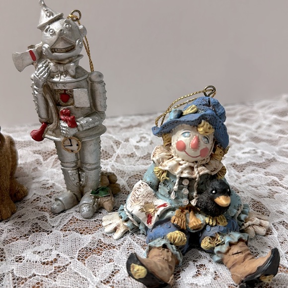 Wizard of Oz set of 4 ornaments in Excellent condition range from 3”-4” tall - Picture 3 of 7